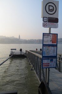 Остановка для парома на Дунае в Будапеште (близ Парламента)